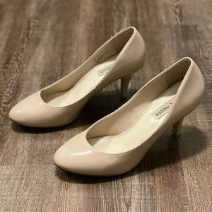 Steve Madden neutral medium heel pumps